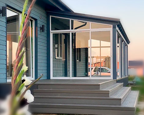 Остеклённая веранда